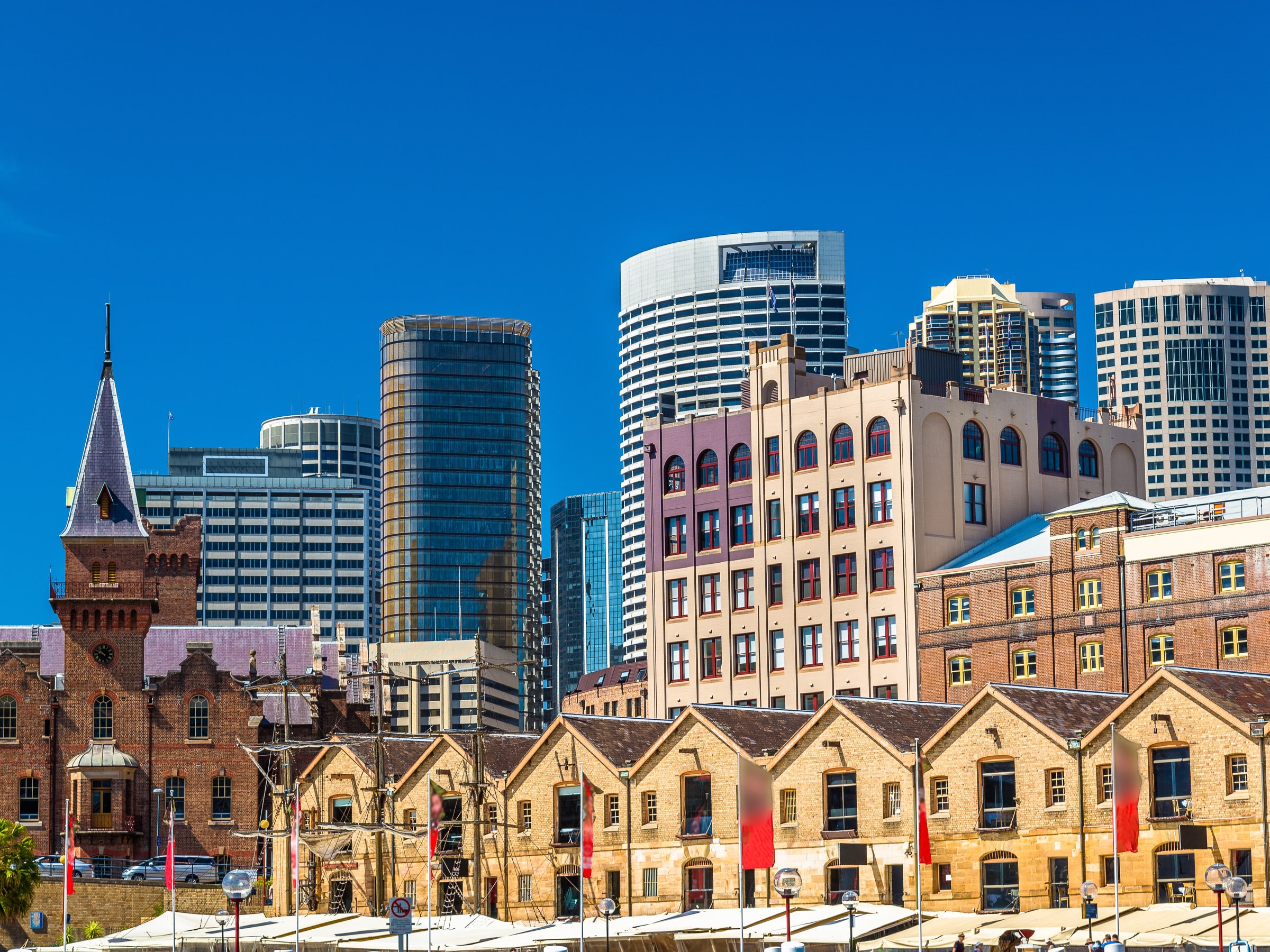 Join us on a luxury adventure in the stunning Blue Mountains Small Group Tour—a paradise of walks and scenic lookouts nestled within a pristine World Heritage Area.